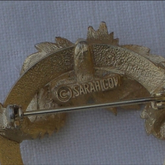 Sarah Coventry Signed Wreath/Leaf Broach Pin/Earrings Faux Pearl Leaf Gold Tone - Picture 3 of 9